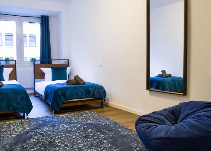 Modern, Gross, Direkt Im Zentrum *